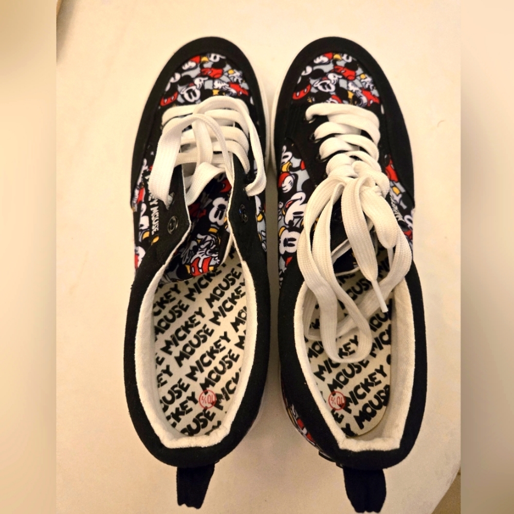 Men's Mickey Mouse lace up Walking Shoes.